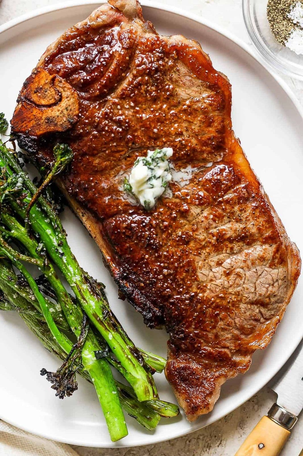 Australian Black Angus Beef Striploin Steak (Faux filet) 300g