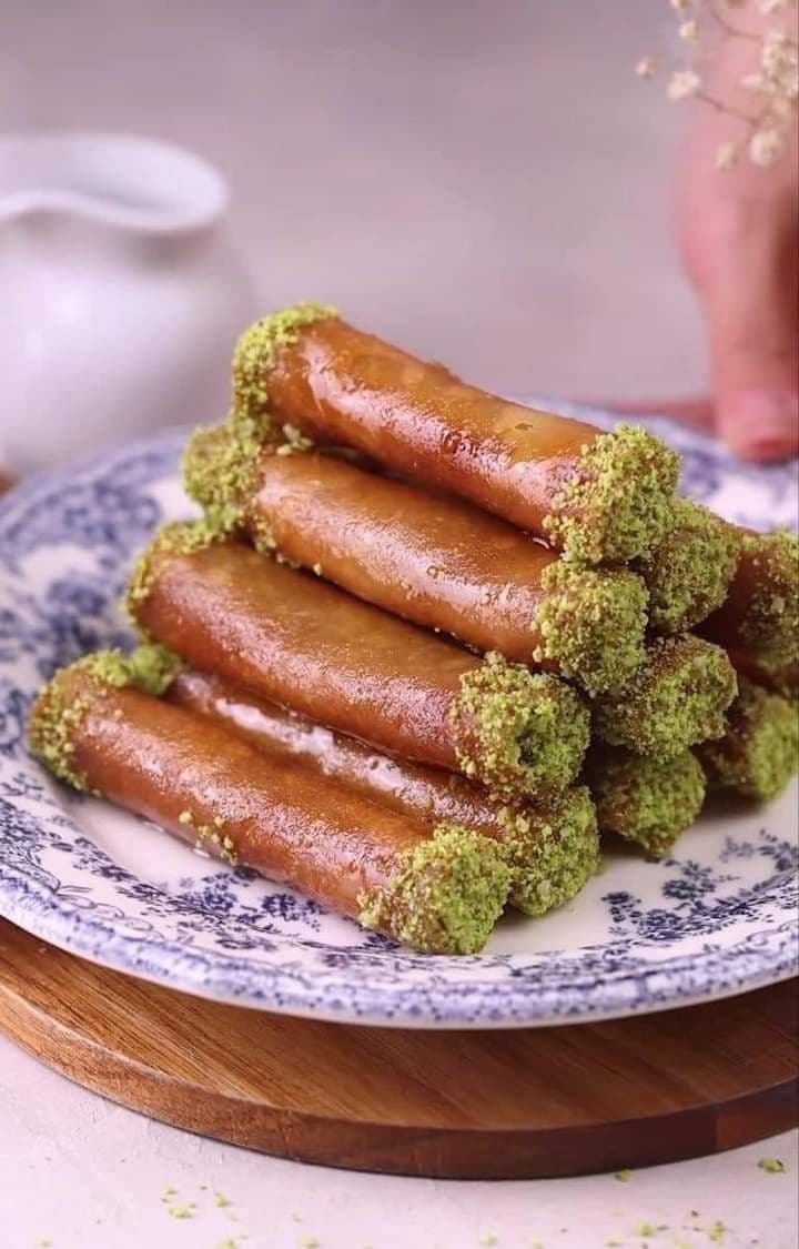 Cigar Pastry with Honey & Peanuts (4 pcs)